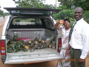 Soeur Nadia and Frere Geoffry and pineapple